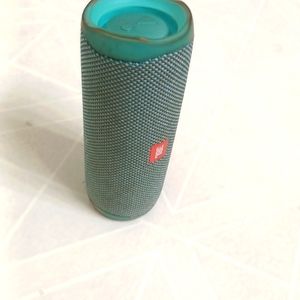 Jbl flip 5 speaker